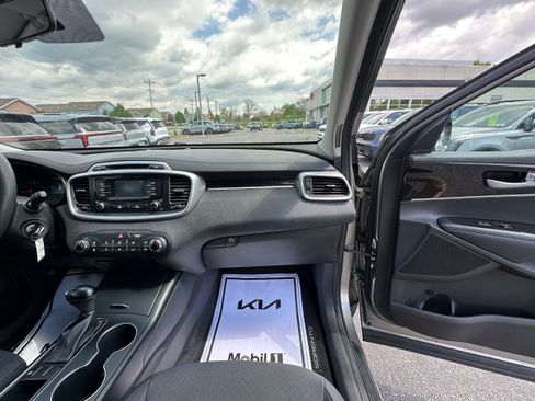 Used 2018 Kia Sorento L FWD image 19