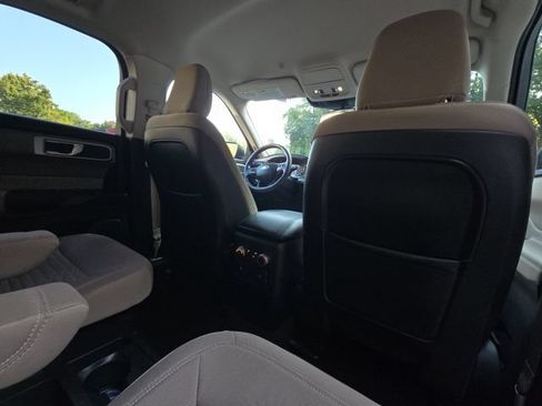 Used 2020 Ford Explorer XLT RWD image 19