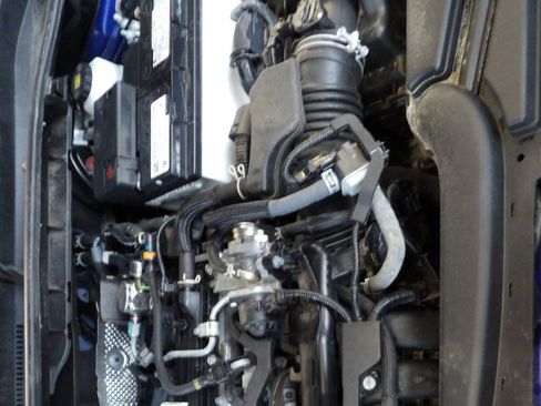 Used 2022 Toyota Corolla Cross XLE image 11