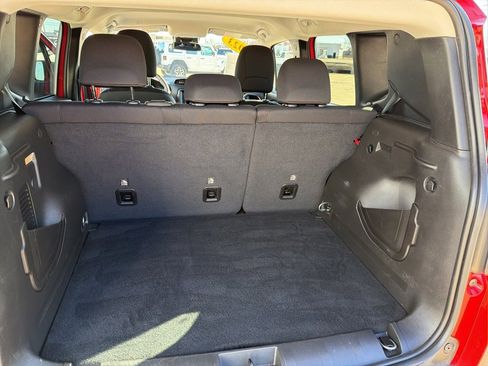 Used 2023 Jeep Renegade Latitude image 26