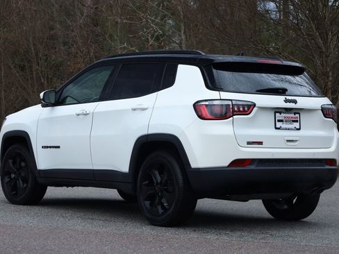 Used 2020 Jeep Compass Latitude FWD image 4