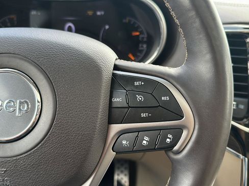 Used 2019 Jeep Grand Cherokee Overland AWD/4WD image 31