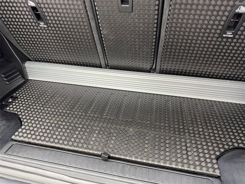 Used 2021 Land Rover Defender 90 X-Dynamic S image 73