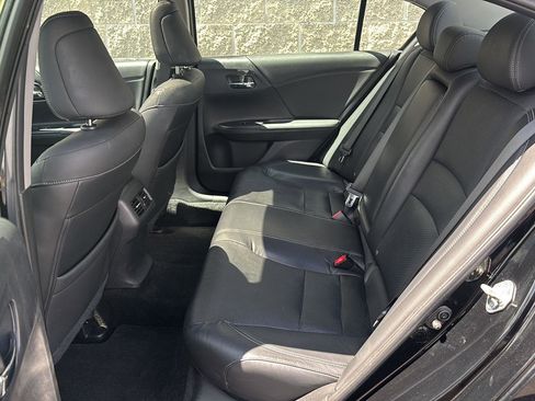 Used 2017 Honda Accord EX-L image 27
