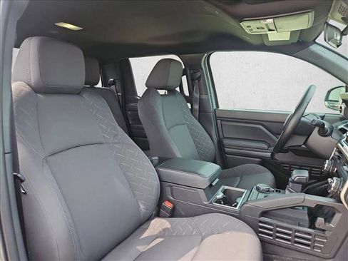 Used 2025 Toyota Tacoma SR5 AWD/4WD image 20