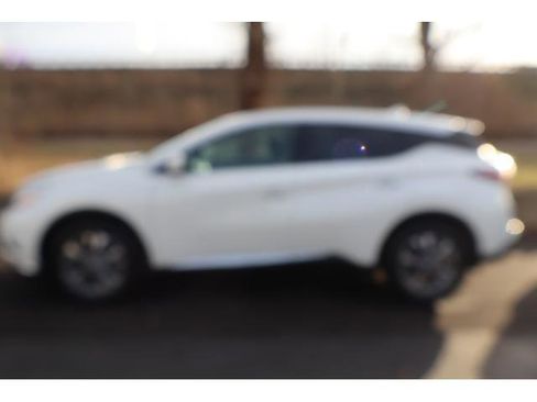 Used 2017 Nissan Murano S w/ Navigation Package image 5