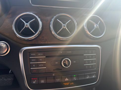 Certified 2016 Mercedes-Benz GLA 250 4MATIC image 28