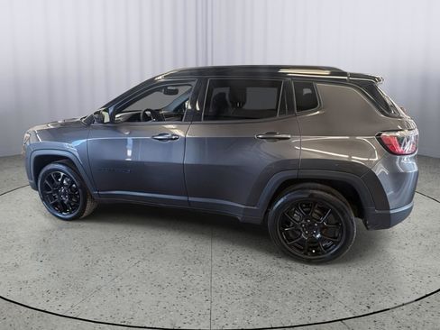 Used 2023 Jeep Compass Latitude w/ Sun and Sound Group AWD/4WD image 2