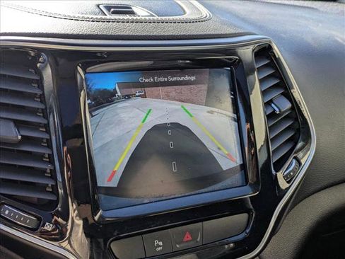 Used 2020 Jeep Cherokee Limited image 13