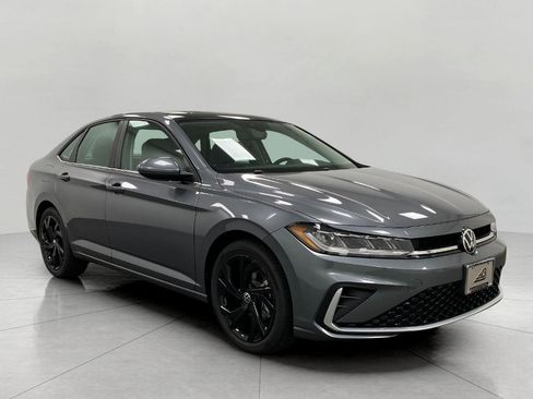 New 2025 Volkswagen Jetta SE image 1