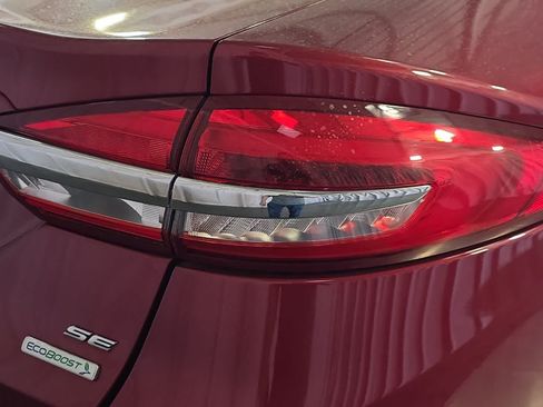Used 2017 Ford Fusion SE w/ Fusion SE Technology Package FWD image 13