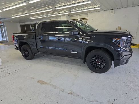 New 2026 GMC Sierra 1500 Elevation image 6