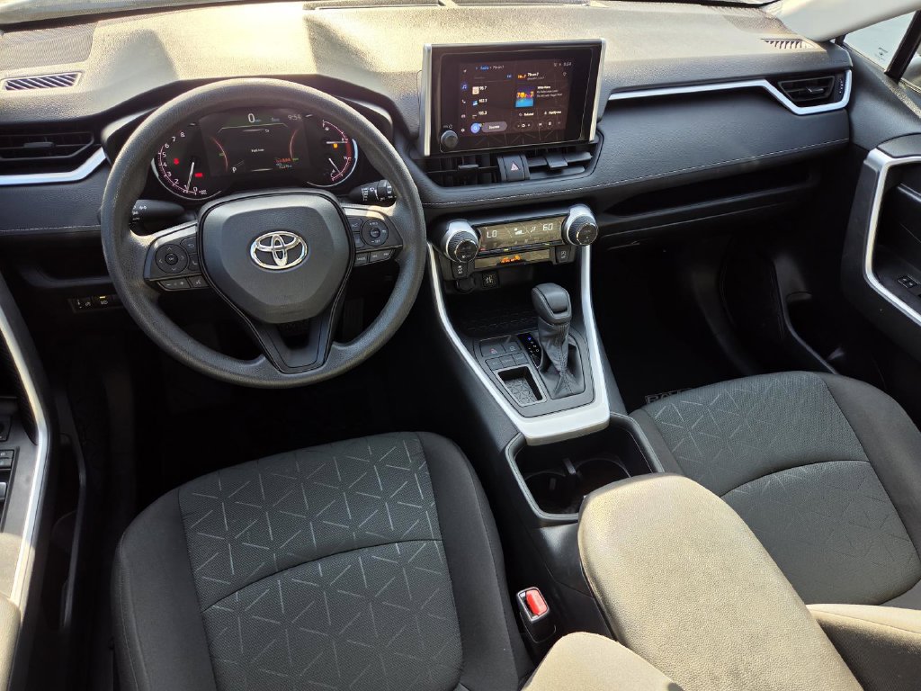 Used 2024 Toyota RAV4 XLE FWD image 15