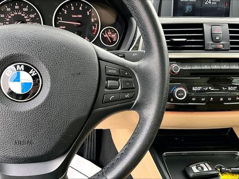Used 2018 BMW 320i Sedan image 25