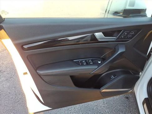 Used 2019 Audi Q5 2.0T Premium Plus w/ Premium Plus Package image 29
