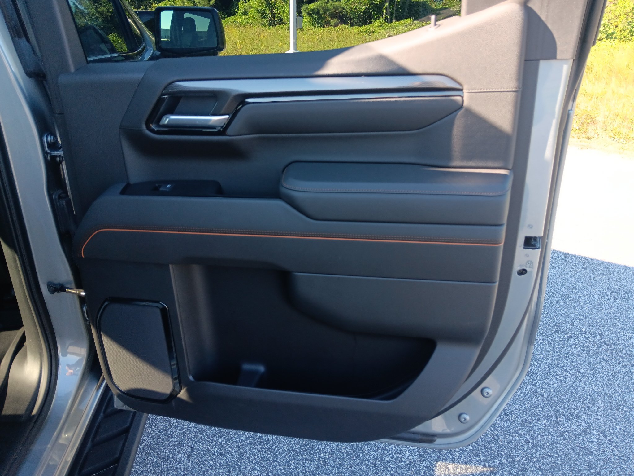 Used 2025 GMC Sierra 1500 AT4 w/ AT4 Premium Package AWD/4WD image 21