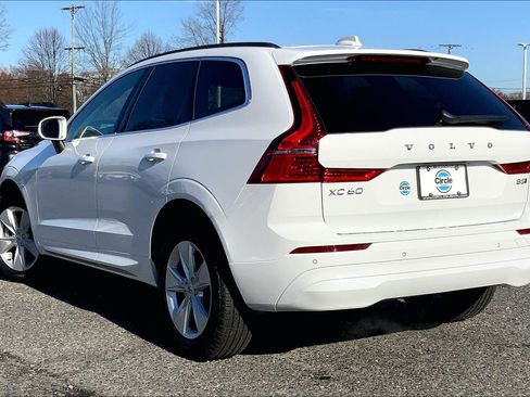 Used 2022 Volvo XC60 B5 Momentum w/ Climate Package image 11