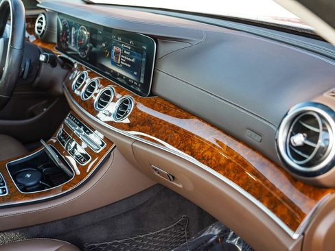 Used 2020 Mercedes-Benz E 350 4MATIC Sedan w/ Parking Assistance Package image 23