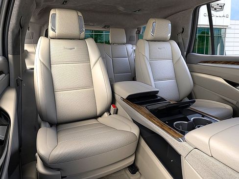 New 2026 Cadillac Escalade Platinum Sport AWD/4WD image 17