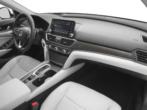 Used 2018 Honda Accord Touring image 15