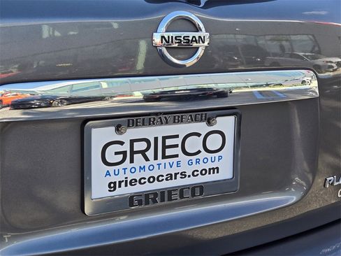 Used 2019 Nissan Pathfinder Platinum image 8