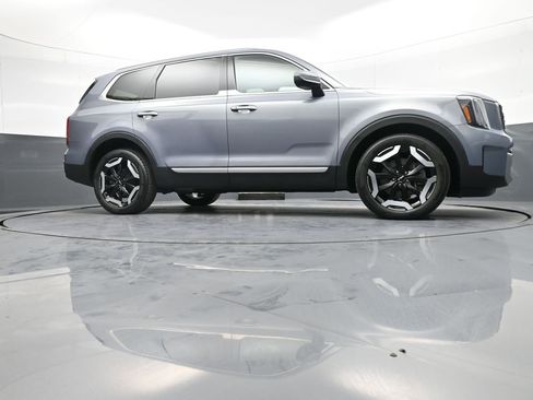 Certified 2023 Kia Telluride S image 29
