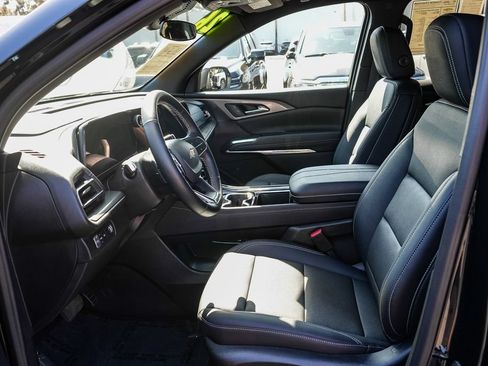 Used 2026 Chevrolet Traverse LT FWD image 15