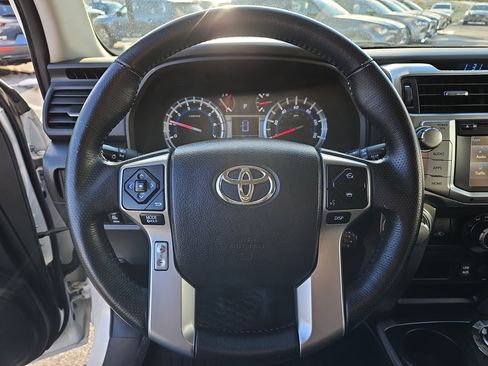 Used 2016 Toyota 4Runner SR5 image 17