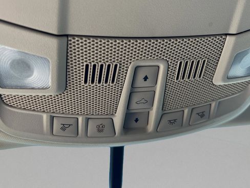 Used 2017 Lincoln MKZ Select image 29