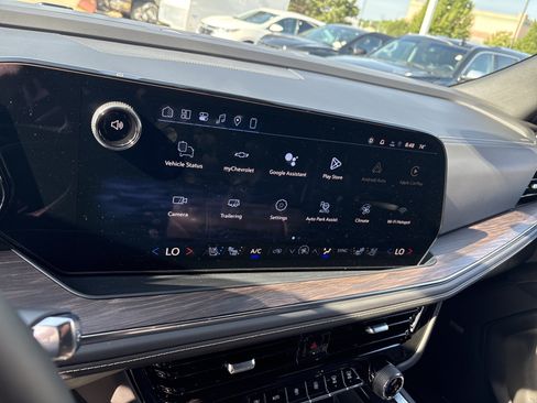 New 2026 Chevrolet Suburban Premier AWD/4WD image 24