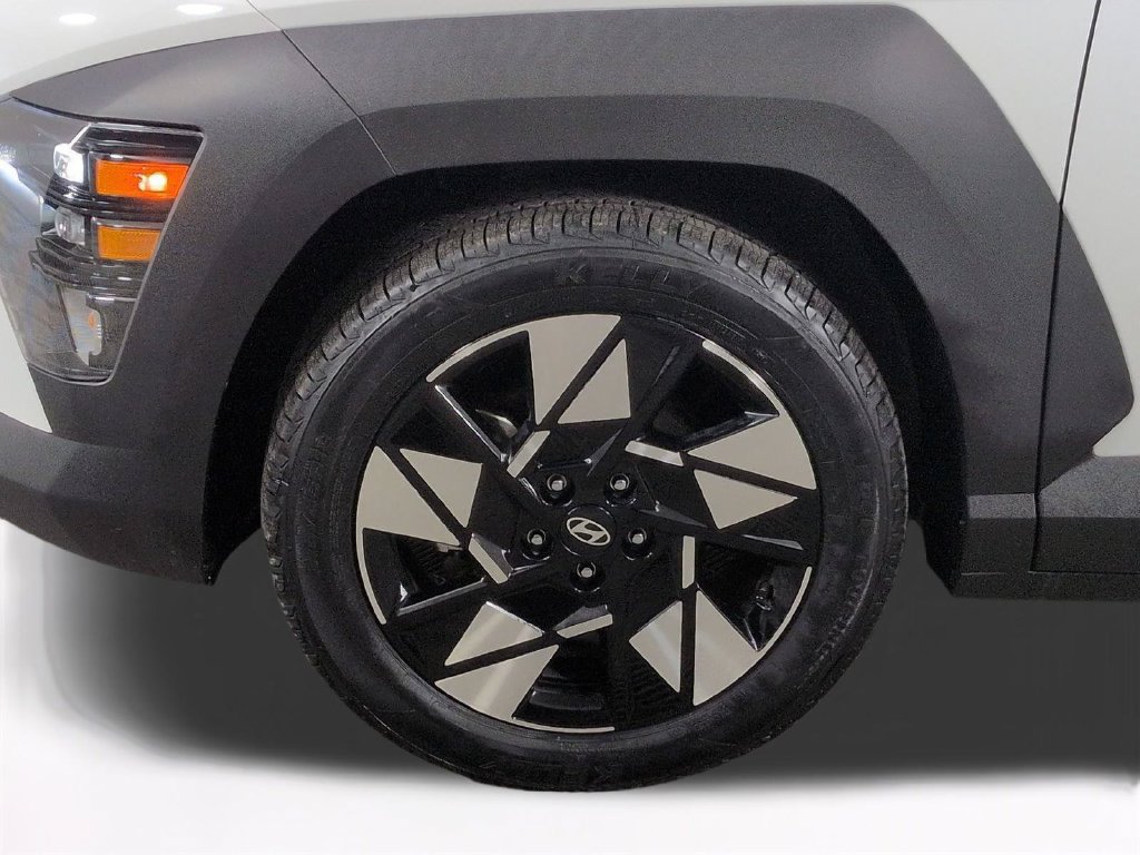 Used 2025 Hyundai Kona SEL FWD image 13