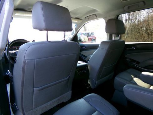 Used 2019 Chevrolet Suburban LT image 16