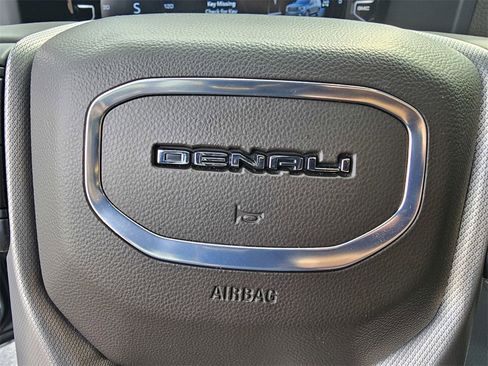 Used 2024 GMC Yukon Denali image 20