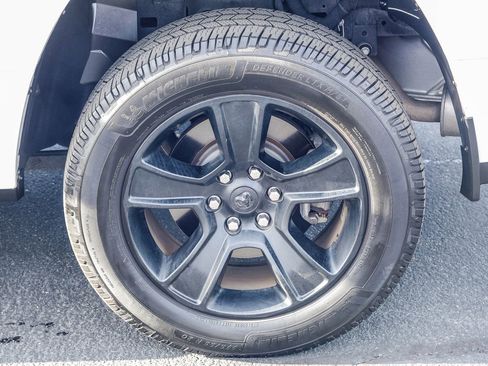 Used 2021 RAM 1500 Big Horn image 7