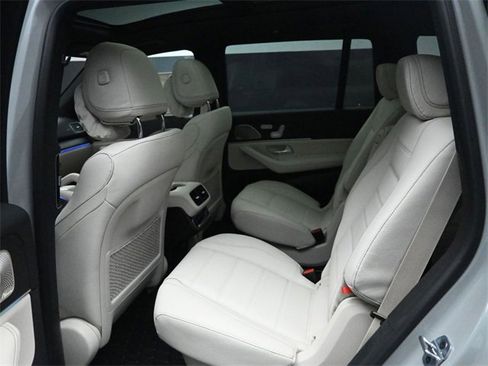 New 2026 Mercedes-Benz GLS 580 4MATIC image 21