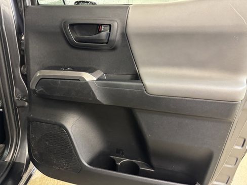 Used 2022 Toyota Tacoma SR5 image 23