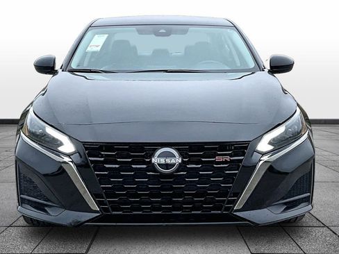 Used 2024 Nissan Altima 2.5 SR FWD image 3