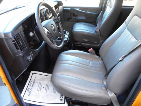 Used 2010 Chevrolet Express 1500 LS image 14