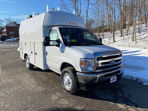 New 2026 Ford E-350 and Econoline 350 Super Duty w/ Power Equipment Group RWD image 3