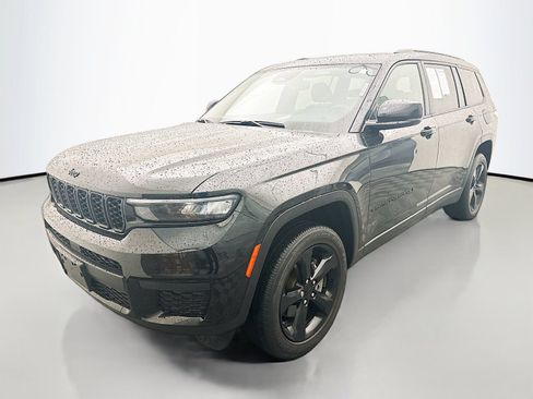 Used 2023 Jeep Grand Cherokee L Laredo AWD/4WD image 3