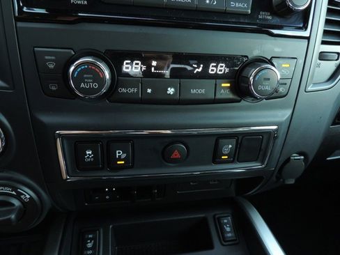 Certified 2024 Nissan Titan SV w/ SV Convenience Package image 25