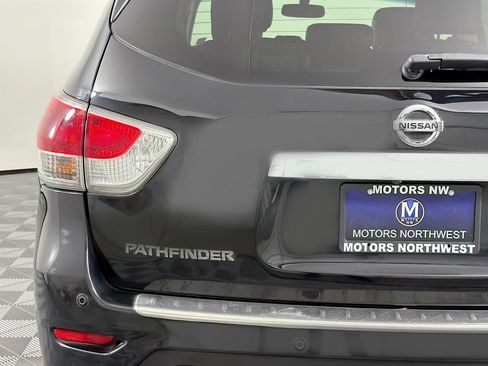 Used 2015 Nissan Pathfinder Platinum w/ Family Entertainment Package AWD/4WD image 22