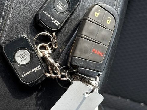 Used 2022 Jeep Compass Latitude AWD/4WD image 17