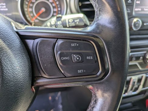 Used 2019 Jeep Wrangler Unlimited Sport S AWD/4WD image 18