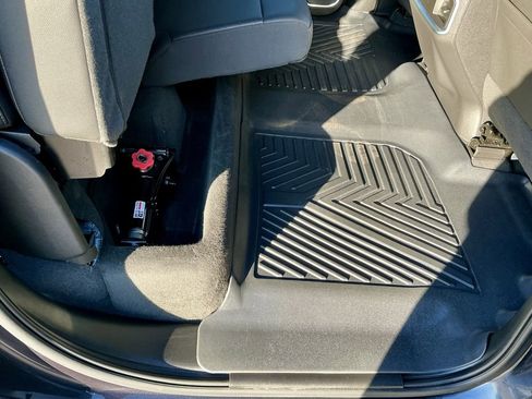 Used 2022 GMC Sierra 1500 SLT image 28