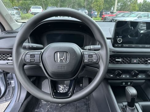 Used 2025 Honda Accord SE image 18