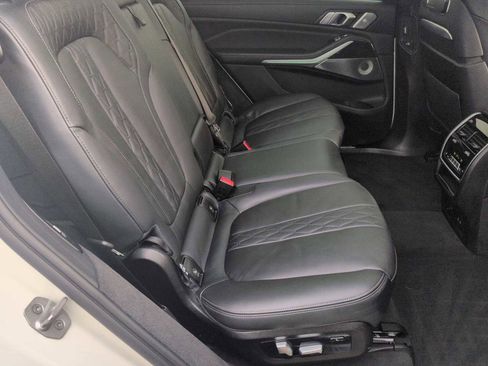Certified 2023 BMW X7 xDrive40i w/ Executive Package image 22