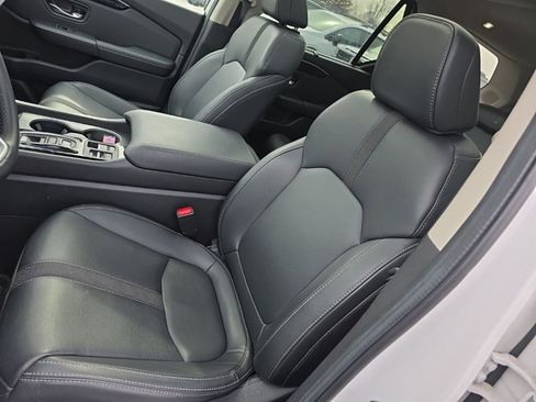 Certified 2024 Honda Pilot Touring image 10