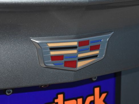 Used 2024 Cadillac XT4 Premium Luxury image 33