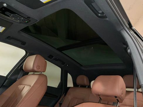 Used 2023 Audi Q5 2.0T Premium w/ Convenience Package image 5